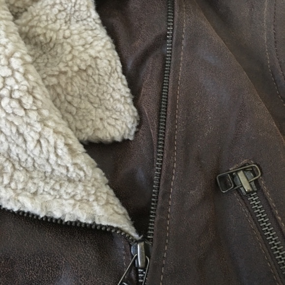 Genuine Leather Sherpa Fur Jacket. Size S - Picture 7 of 7